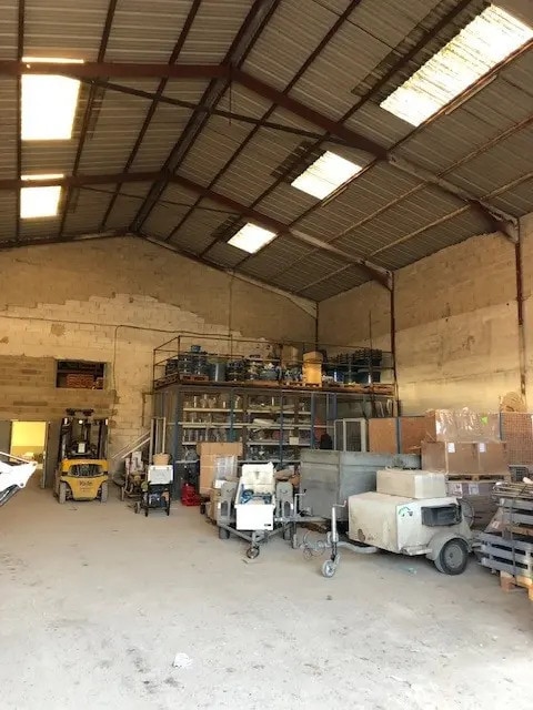 Industriel/Logistique dans La Queue-les-Yvelines à louer Photo intérieure– Image 1 sur 2