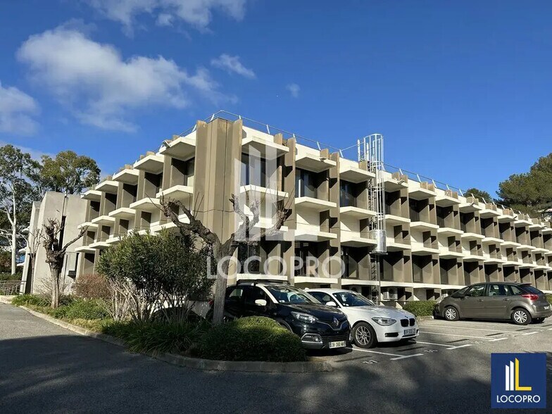 Bureau dans Valbonne à louer - Photo de l’immeuble – Image 1 sur 15