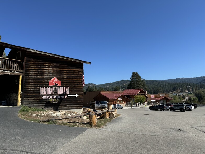 522 S Middlefork Rd, Garden Valley, ID à vendre - Photo de l’immeuble – Image 3 sur 8