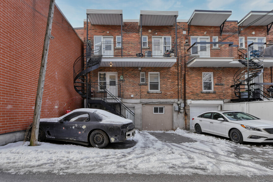 2710 Rue Sherbrooke E, Montréal, QC à vendre - Photo de l’immeuble – Image 2 sur 17