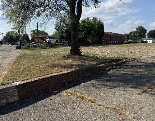 2001 Crums Ln, Louisville, KY à vendre - Autre – Image 2 sur 3