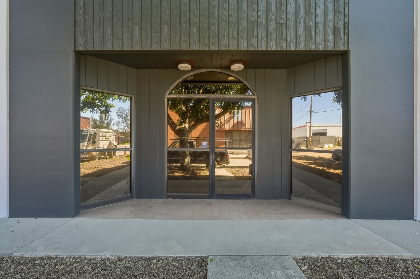 12350 Montague St, Pacoima, CA 91331 - Lot H - - Photo intérieure - Image 1 of 11