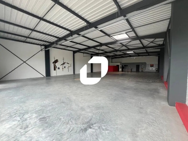 Local d’activités dans Beaurains à louer - Photo de l’immeuble – Image 2 sur 9