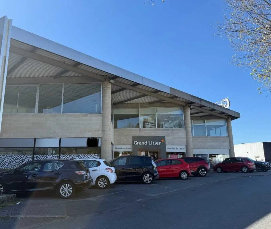Local commercial dans Mérignac à louer Photo de l’immeuble– Image 1 sur 7
