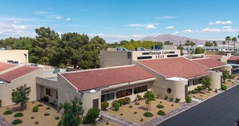 2820 E Flamingo Rd, Las Vegas, NV à louer - Photo de l’immeuble – Image 1 sur 17