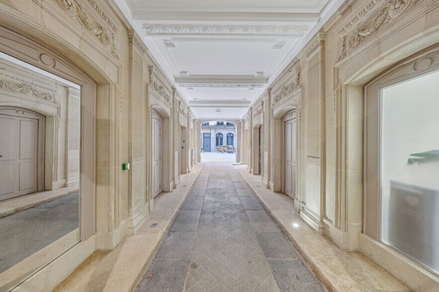 Bureau dans Paris à louer - Hall d’entrée – Image 2 sur 9