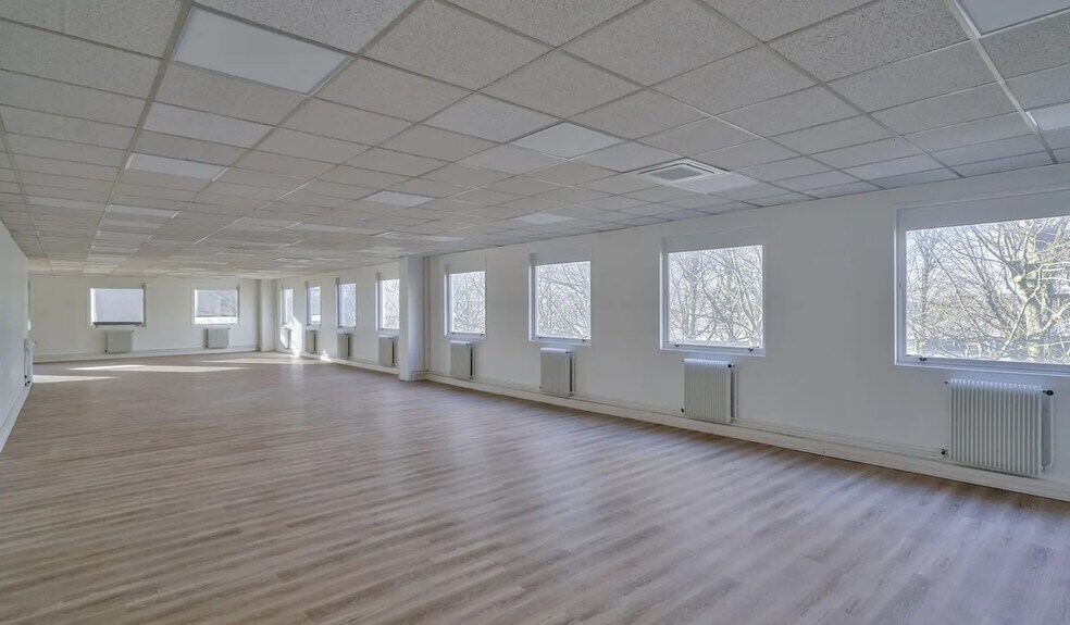 Local d’activités dans Lognes à louer - Photo intérieure – Image 3 sur 5