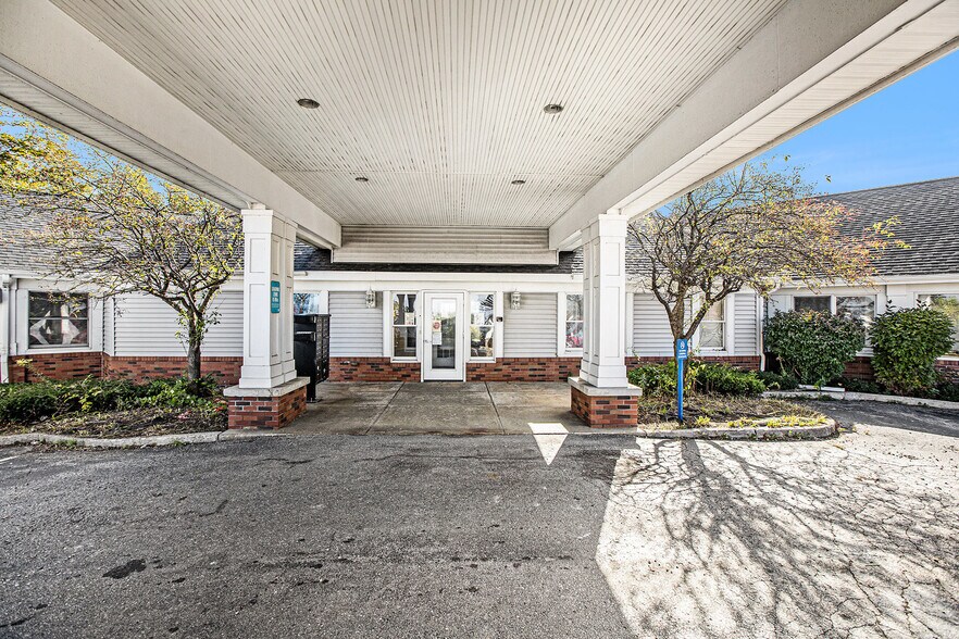 525 W Mitchell St, Petoskey, MI à vendre - Photo de l’immeuble – Image 2 sur 21