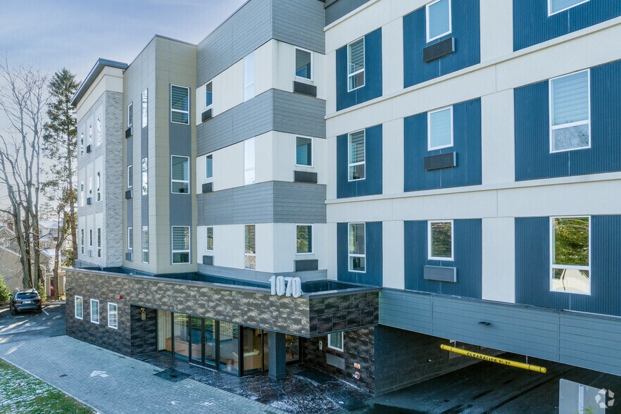 1070 River Rd, New Milford, NJ à vendre - Photo de l’immeuble – Image 3 sur 14