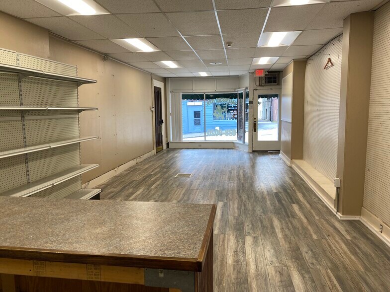 39-47 E Pittsburgh St, Greensburg, PA à louer - Photo intérieure – Image 2 sur 6