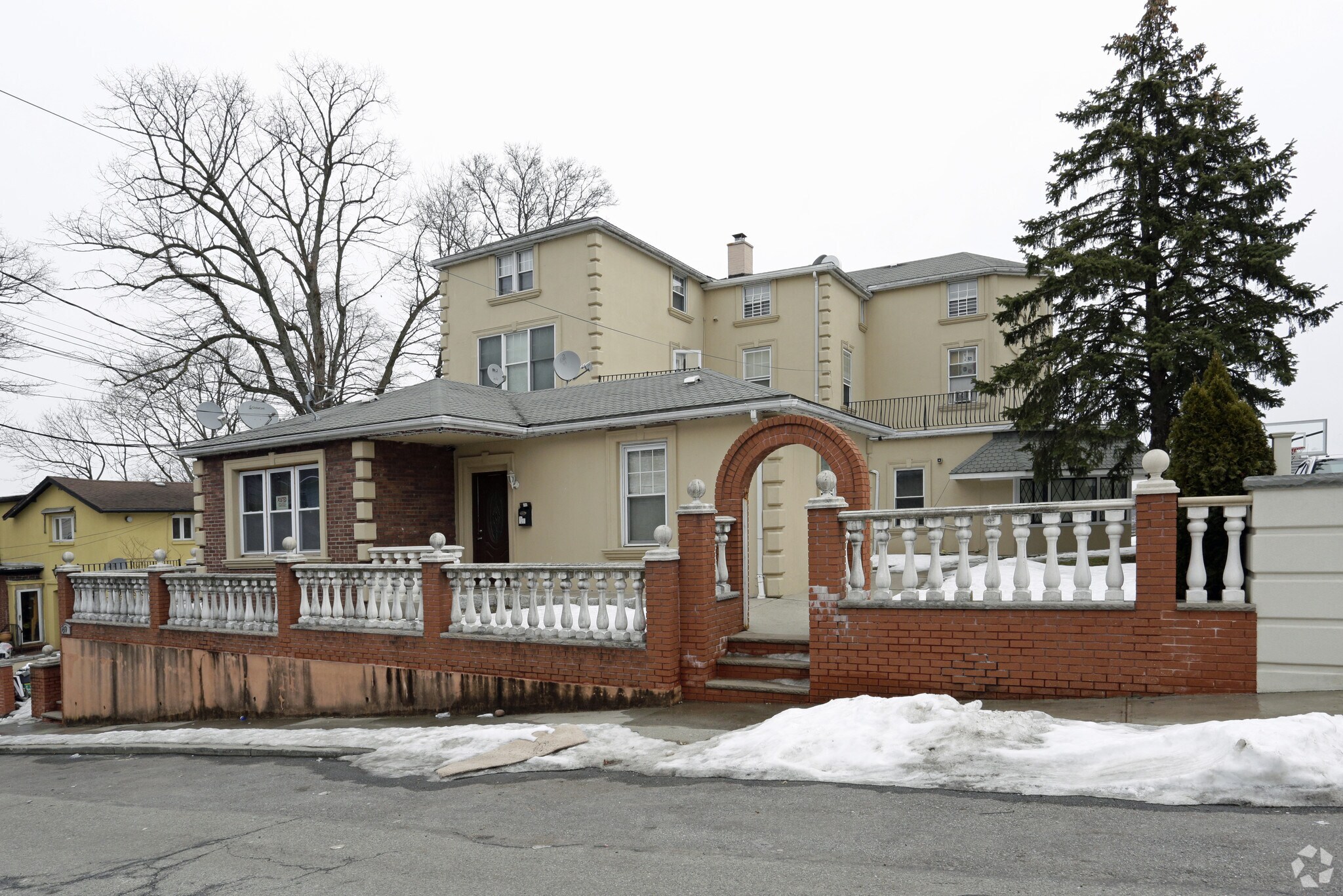 69 Starbuck St, Staten Island, NY à vendre Photo principale– Image 1 sur 53