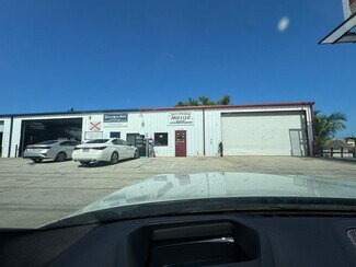 Plus de détails pour 3608 Oleander Ave, Fort Pierce, FL - Local d’activités à vendre