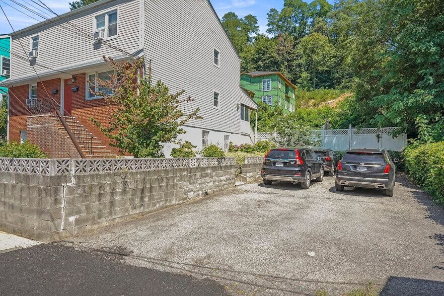 25 Montague St, Yonkers, NY à vendre - Photo de l’immeuble – Image 2 sur 23