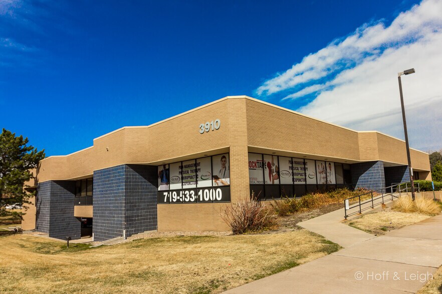 3910 S Carefree Cir, Colorado Springs, CO à louer - Photo de l’immeuble – Image 3 sur 5