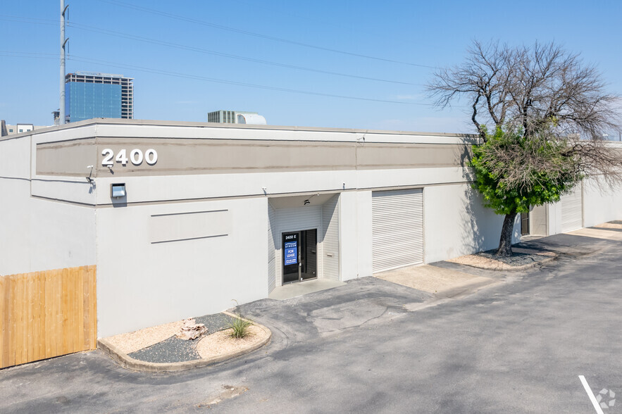 2340 W Braker Ln, Austin, TX à louer - Photo de l’immeuble – Image 2 sur 19