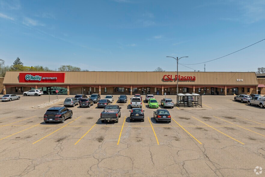 5015 S Cedar St, Lansing, MI à vendre - Photo de l’immeuble – Image 3 sur 13