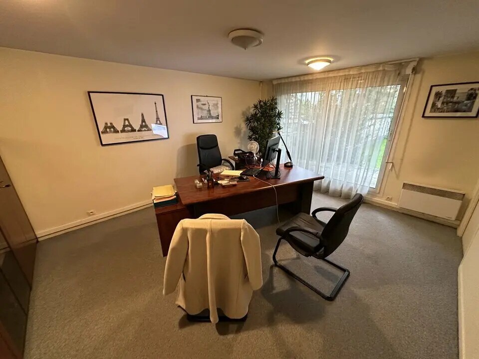 Local d’activités dans Saint-Maur-des-Fossés à louer Photo de l’immeuble– Image 1 sur 9