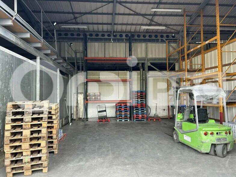 Local d’activités dans Beauvais à louer - Photo de l’immeuble – Image 3 sur 7