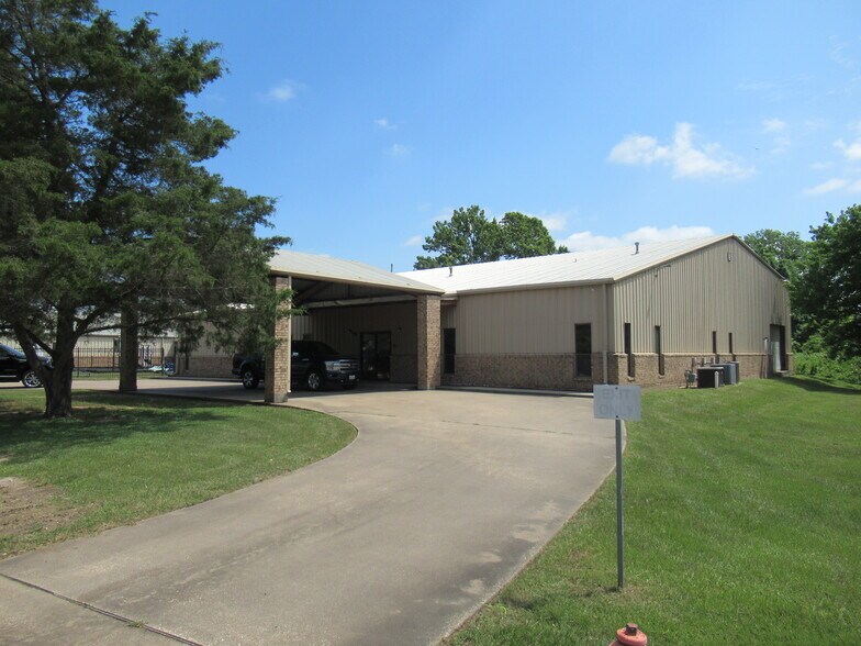 1012 N Danville St, Willis, TX à vendre - Photo de l’immeuble – Image 2 sur 23