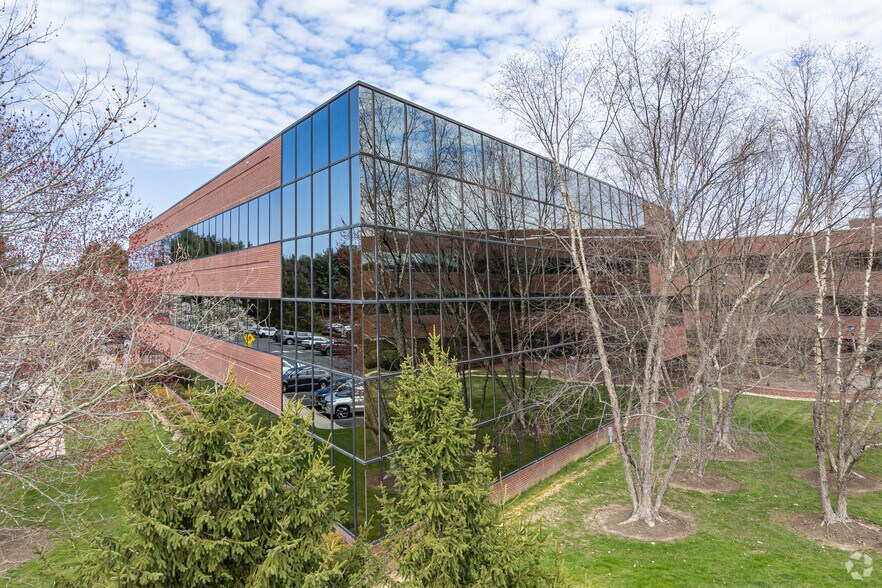 103 Morgan Ln, Plainsboro, NJ à vendre - Photo principale – Image 1 sur 14