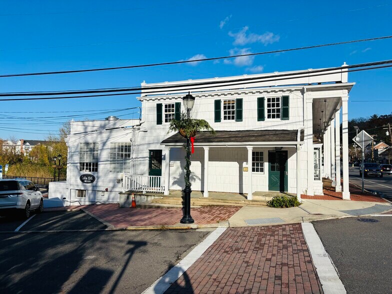 1345 Old Northern Blvd, Roslyn, NY à vendre - Photo de l’immeuble – Image 3 sur 25