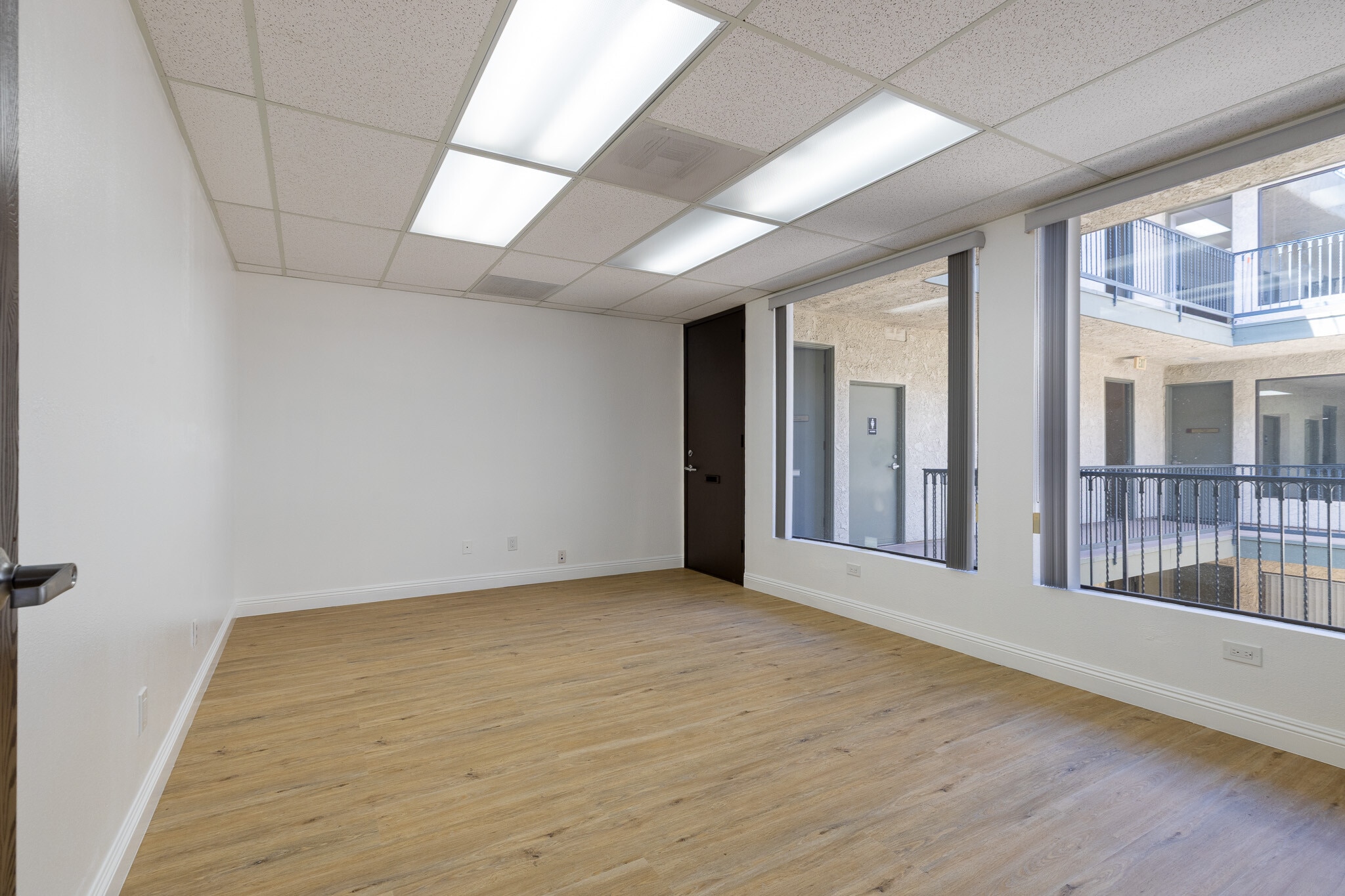 23717 Hawthorne Blvd, Torrance, CA à louer Photo intérieure– Image 1 sur 8