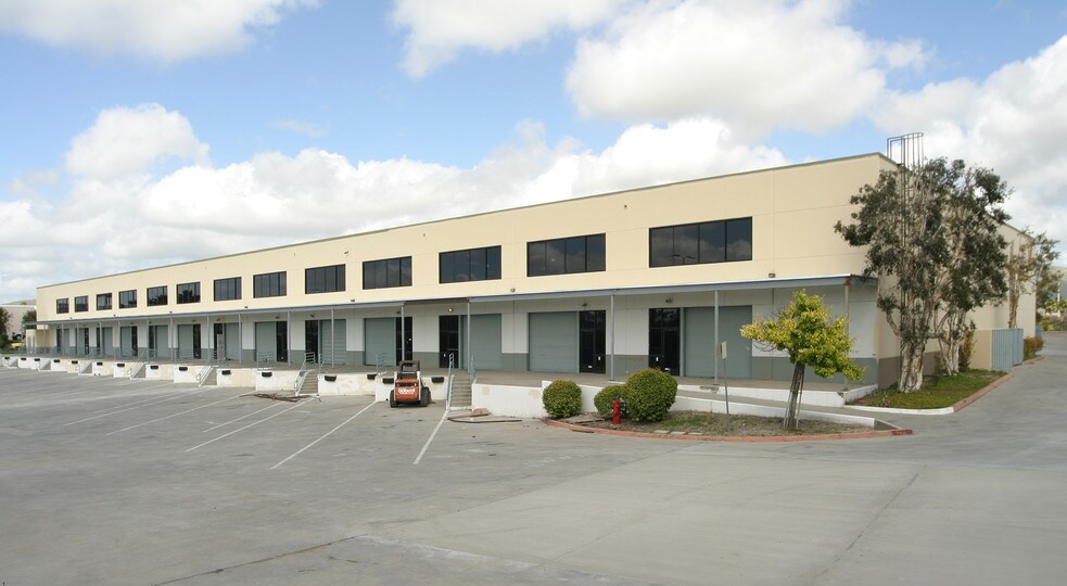 10065 Via De La Amistad, San Diego, CA à louer - Autre – Image 2 sur 24