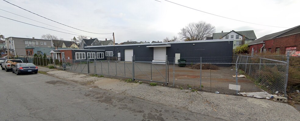 1318 Kossuth St, Bridgeport, CT à vendre - Photo de l’immeuble – Image 1 sur 23