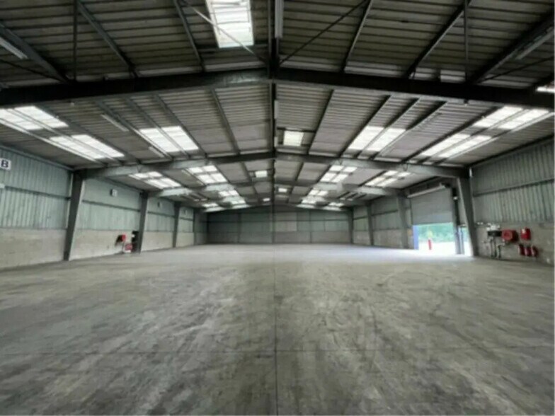 Industriel/Logistique dans Oudalle à louer - Photo intérieure – Image 2 sur 2