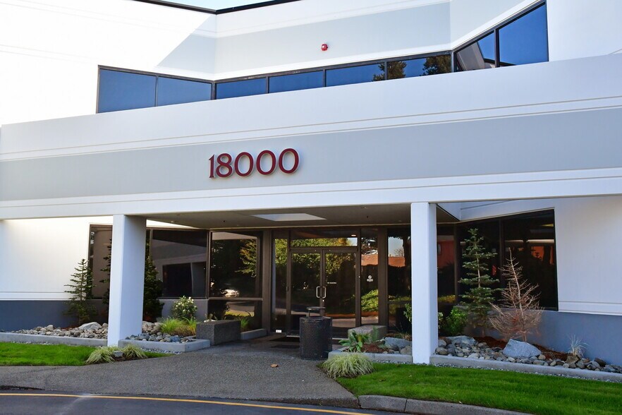 18000 72nd Ave S, Kent, WA à louer - Photo de l’immeuble – Image 2 sur 6