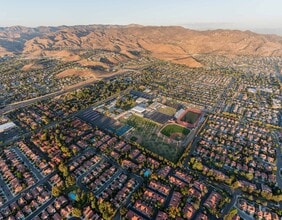 NWC of Erringer Rd & Simi Town Center Way, Simi Valley, CA à louer Aérien– Image 2 sur 8