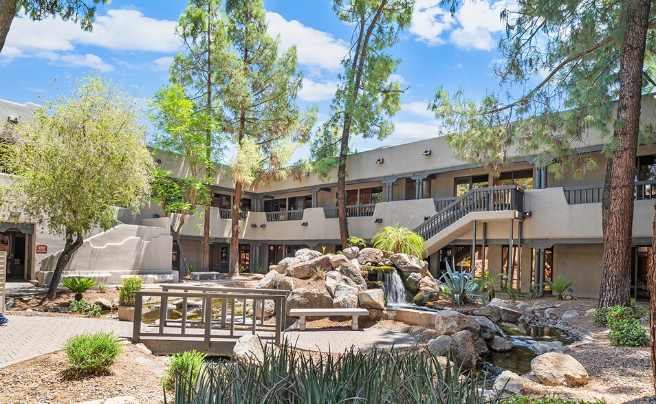 301 E Bethany Home Rd, Phoenix, AZ à louer - Photo de l’immeuble – Image 1 sur 15