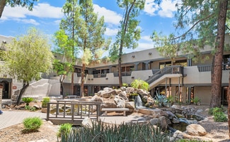 Plus de détails pour 301 E Bethany Home Rd, Phoenix, AZ - Bureau, Bureau/Médical à louer