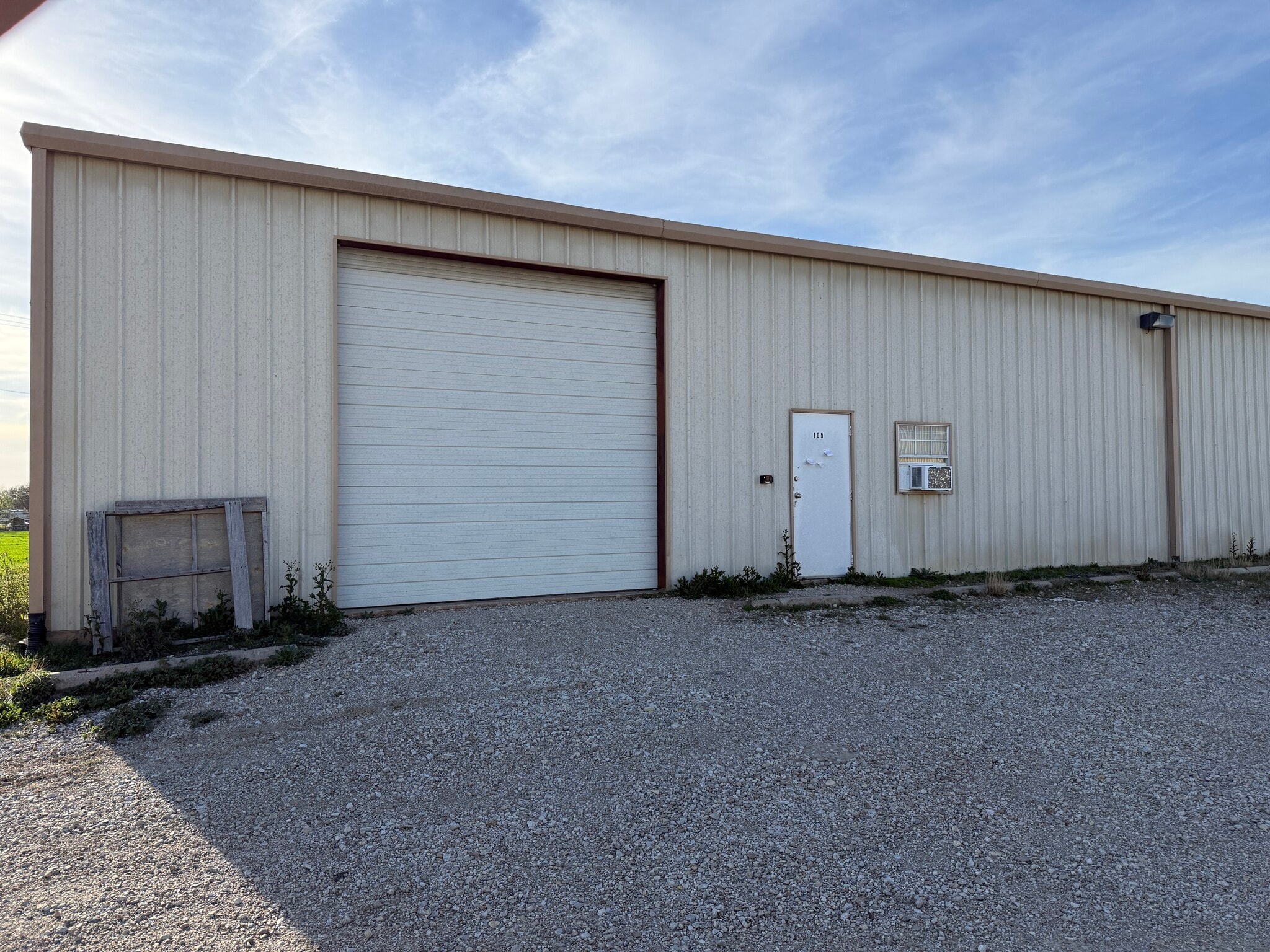 900 Utility Rd, Sanger, TX à louer Photo de l’immeuble– Image 1 sur 10