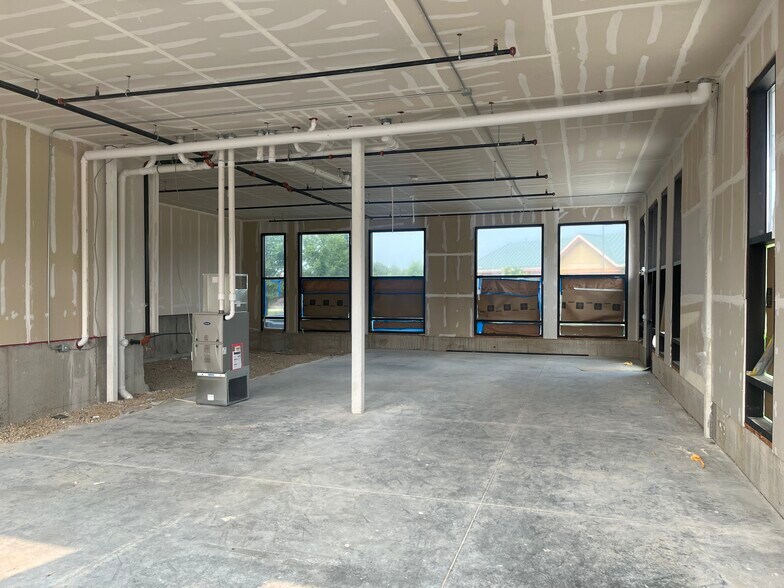 5601 Fraser Cir, Madison, WI à louer - Photo de l’immeuble – Image 3 sur 12
