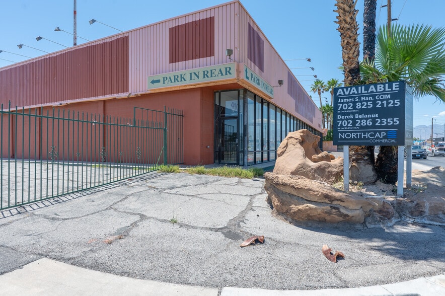 4101 W Charleston Blvd, Las Vegas, NV à vendre - Photo de l’immeuble – Image 2 sur 20