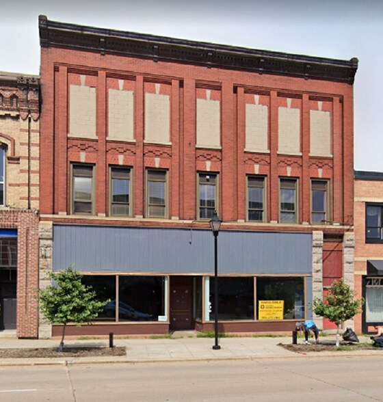 402 Dousman St, Green Bay, WI à vendre - Photo de l’immeuble – Image 3 sur 5