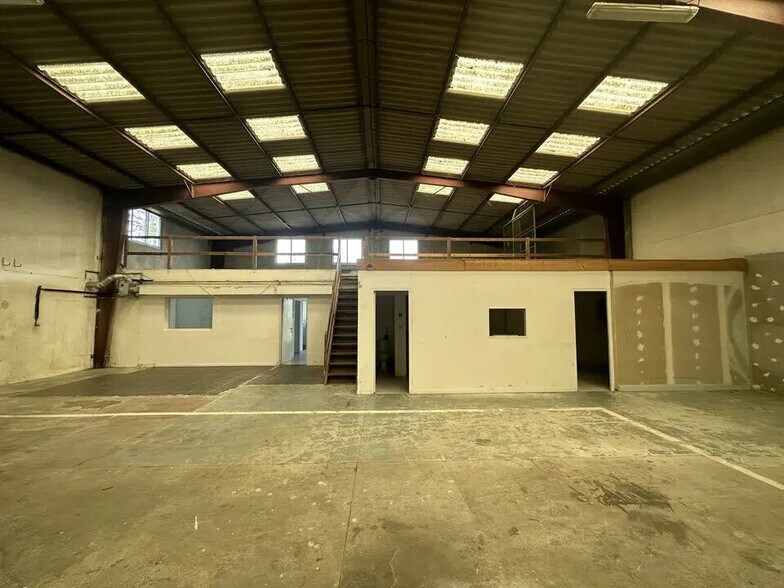 Local d’activités dans Sautron à louer - Photo de l’immeuble – Image 2 sur 5