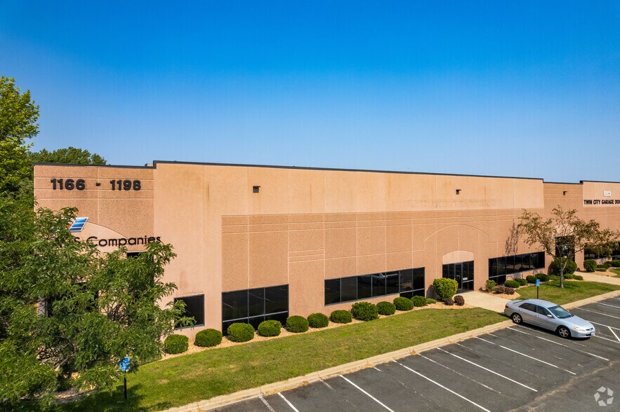 1166-1200 Cliff Rd E, Burnsville, MN à louer - Photo de l’immeuble – Image 2 sur 11