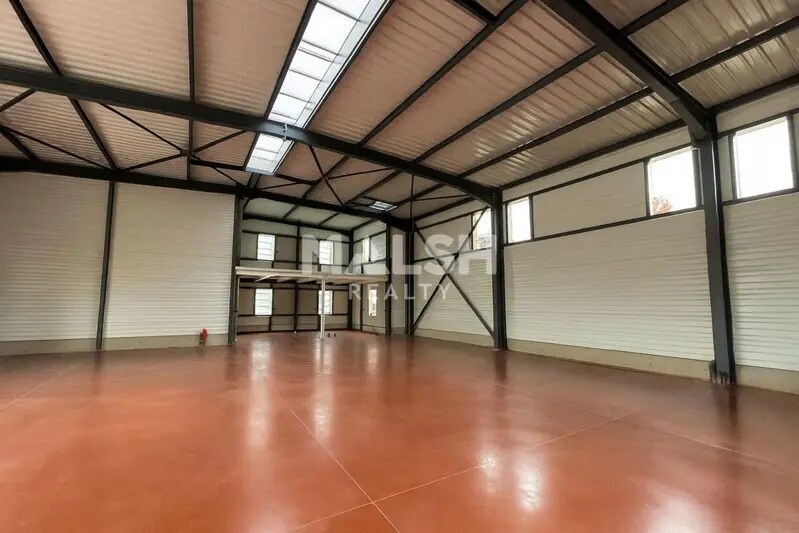 Local d’activités dans OULLINS-PIERRE-BÉNITE à louer - Photo de l’immeuble – Image 3 sur 18