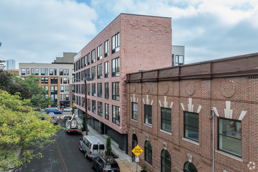 503 Communipaw Ave, Jersey City, NJ à louer - Photo de l’immeuble – Image 2 sur 4
