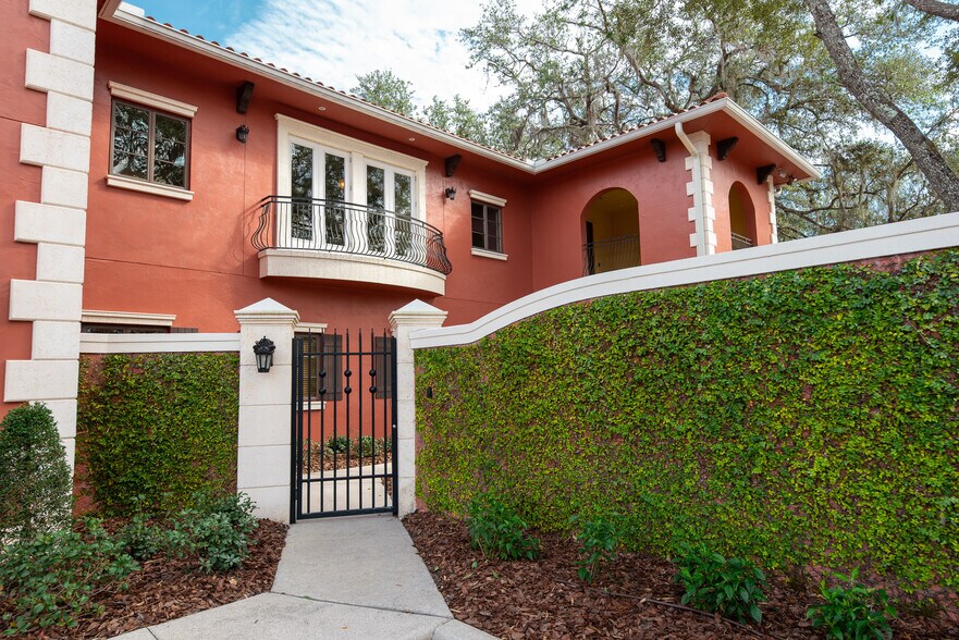 2420 Brunello Trace, Lutz, FL à vendre - Photo de l’immeuble – Image 3 sur 19