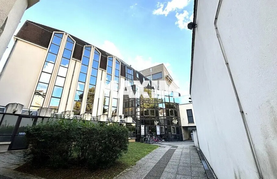 14 Rue Du Chapeau Rouge, Dijon à louer - Photo de l’immeuble – Image 1 sur 8