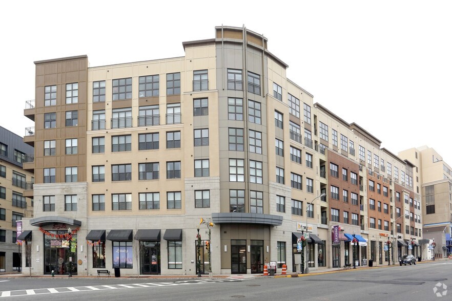 638 Bloomfield Ave, Montclair, NJ à louer - Photo de l’immeuble – Image 2 sur 3