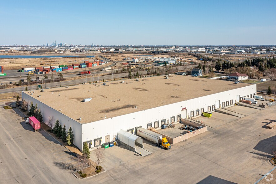 12304-12340 184 St NW, Edmonton, AB à louer - Photo de l’immeuble – Image 3 sur 4