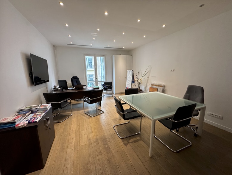 76 Avenue Des Champs Elysées, Paris à vendre - Photo de l’immeuble – Image 3 sur 10