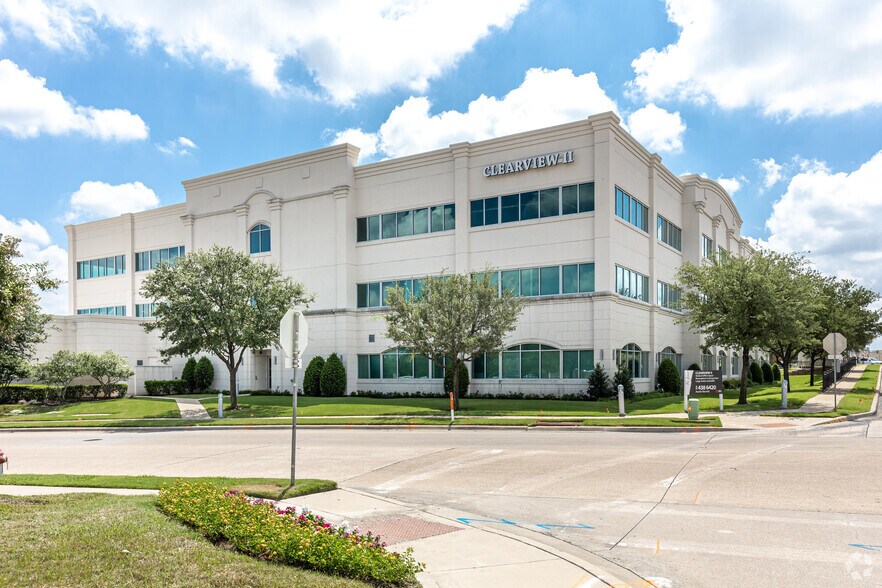 1631 Lancaster Dr, Grapevine, TX à louer - Photo de l’immeuble – Image 1 sur 10