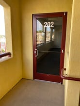 16070 Tuscola Rd, Apple Valley, CA à louer Photo de l’immeuble– Image 1 sur 8