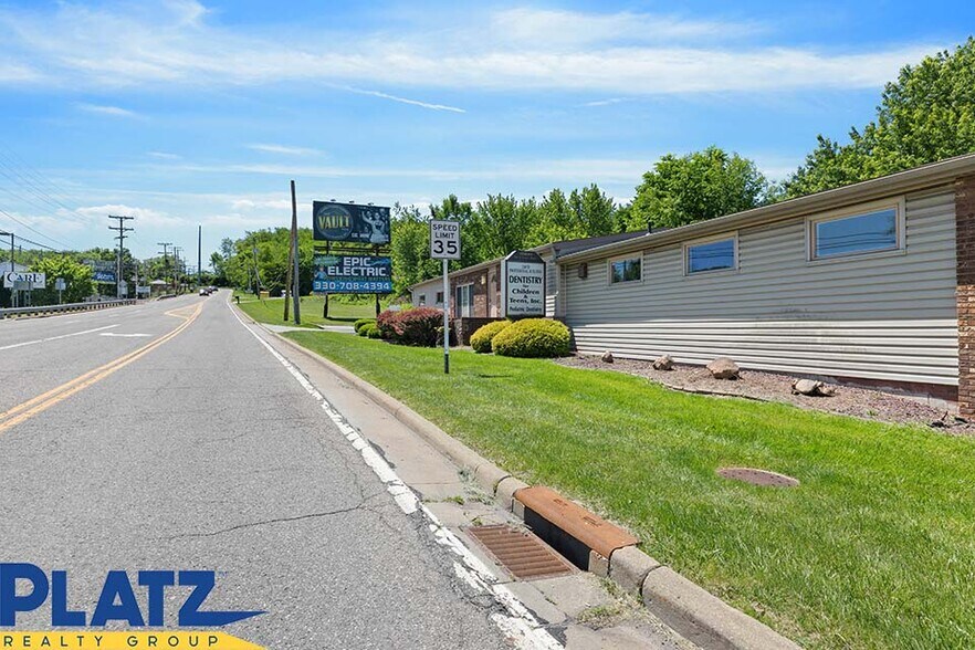 15841 St Clair Ave, East Liverpool, OH à vendre - Photo de l’immeuble – Image 3 sur 13