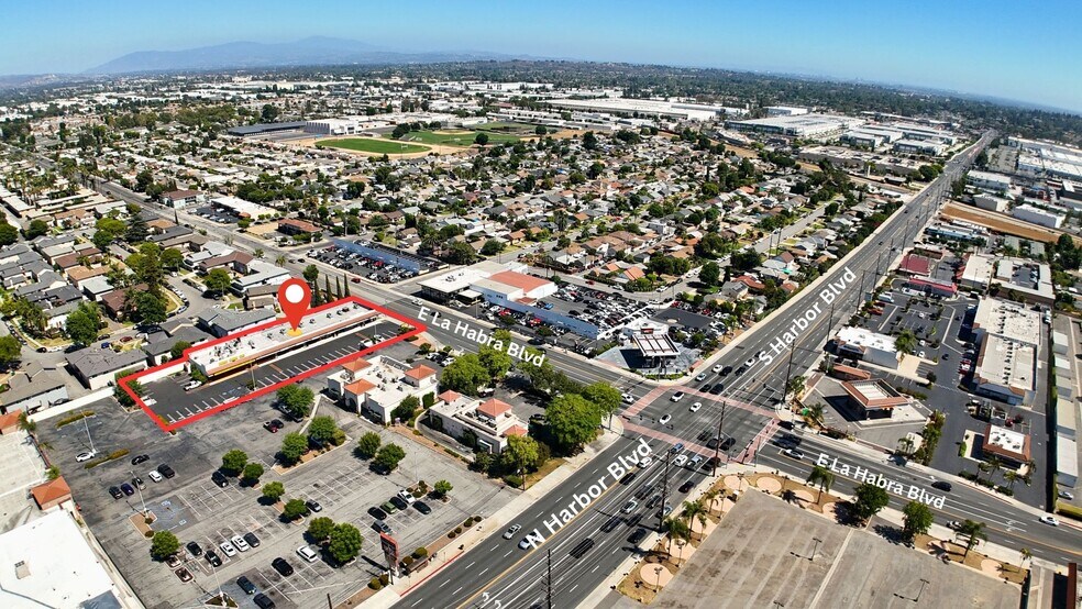 1281 E La Habra Blvd, La Habra, CA à louer - Photo de l’immeuble – Image 2 sur 15